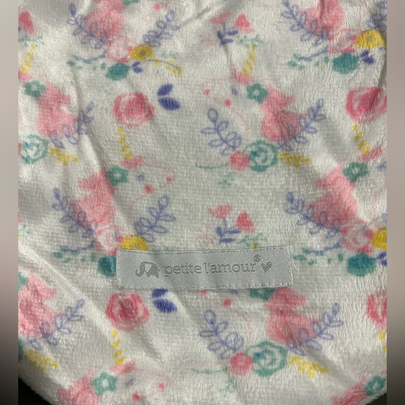 Petite L’amour flower swaddle fluffy inside - Picture 2 of 7